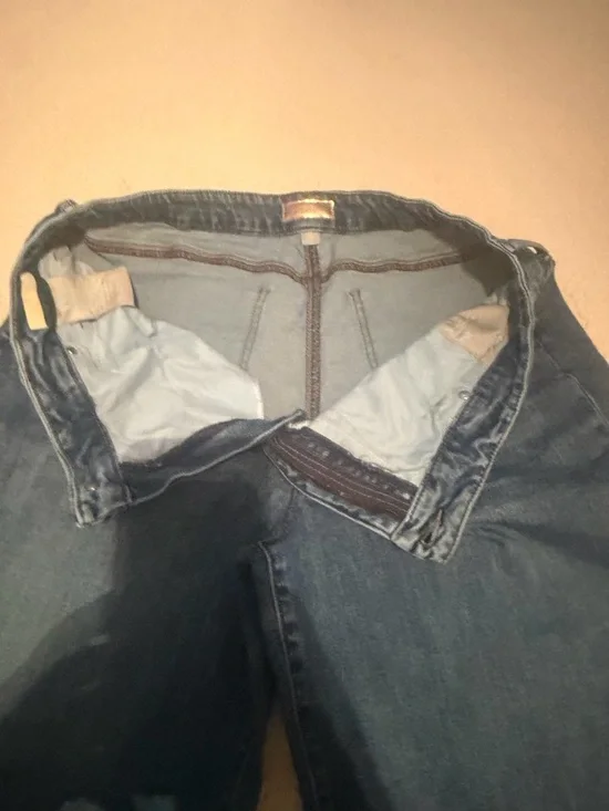 Kut from the Kloth Straight-Leg Jeans in Medium Blue Denim - Picture 10 of 14